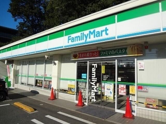ファミリーマート用賀の杜店：304m