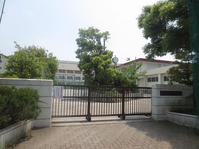市川市立第六中学校：683m