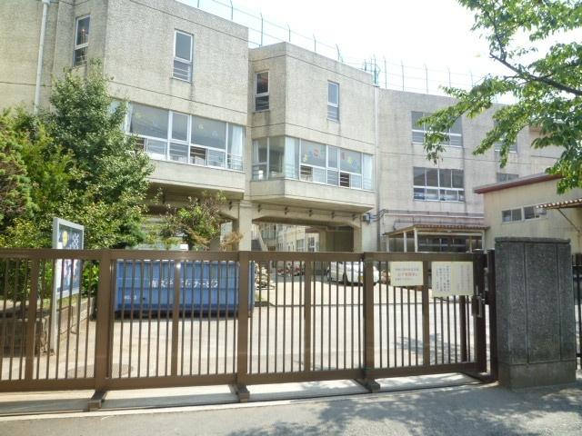 市川市立鬼高小学校：792m