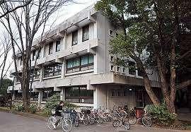 多摩美術大学上野毛図書館：611m