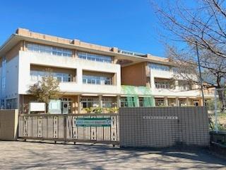 富士見市立ふじみ野小学校：614m