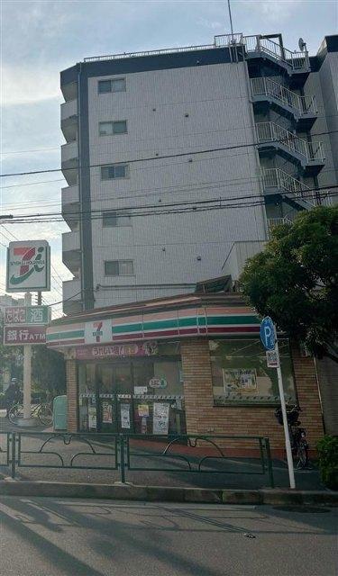 セブンイレブン中葛西５丁目店：151m