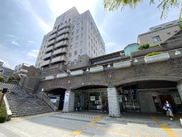 川崎市立多摩図書館：430m