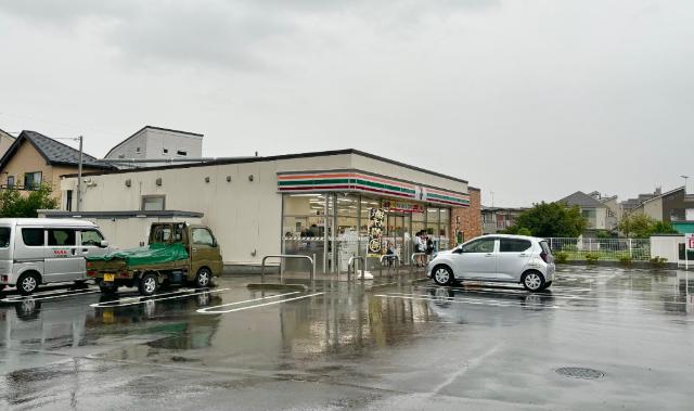セブンイレブン日野南平7丁目店：70m