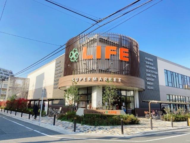 ライフ桜新町店：426m