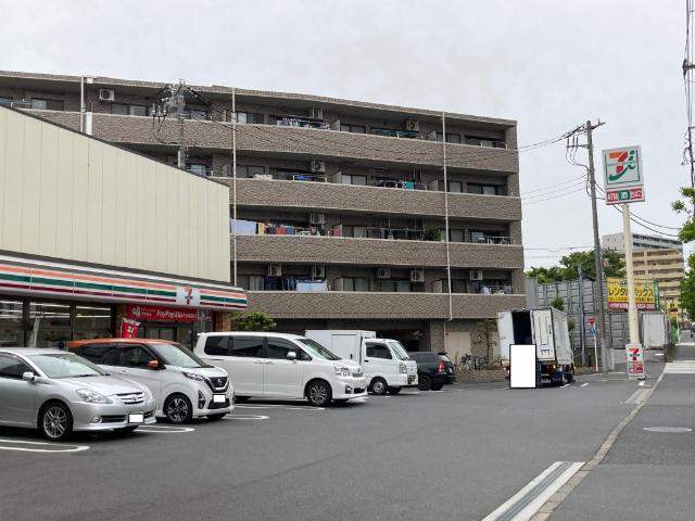 セブンイレブン平和橋通り西新小岩店：478m