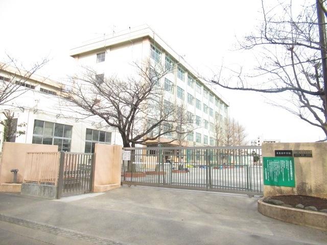 江戸川区立東葛西中学校：887m