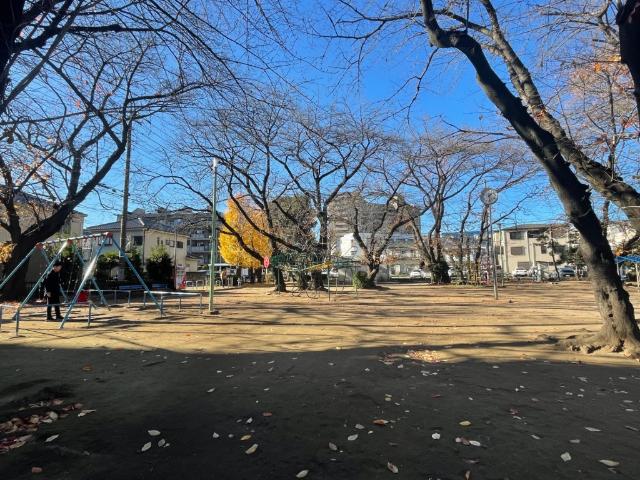 南割公園：150m