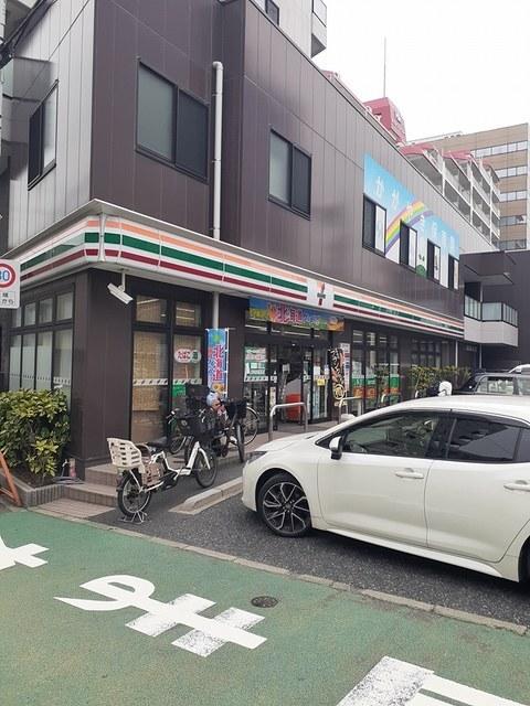 セブンイレブン：120m