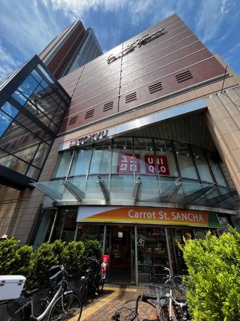 ユニクロキャロットタワー三軒茶屋とうきゅう店：682m