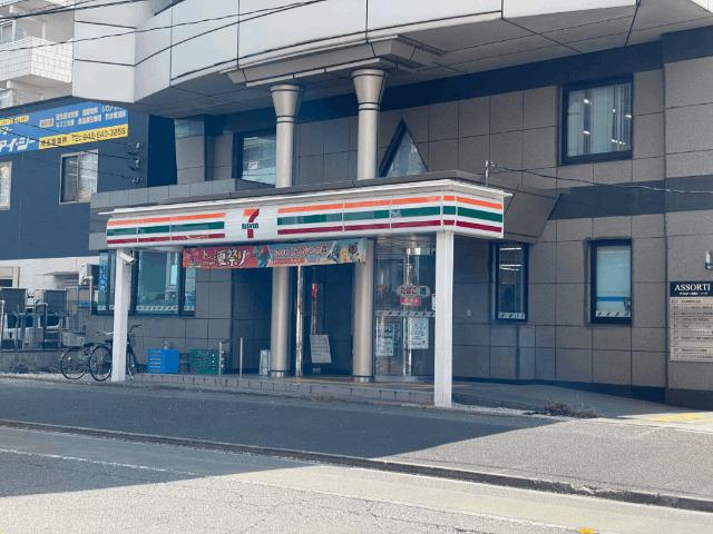 セブンイレブンさいたま土手町店：449m