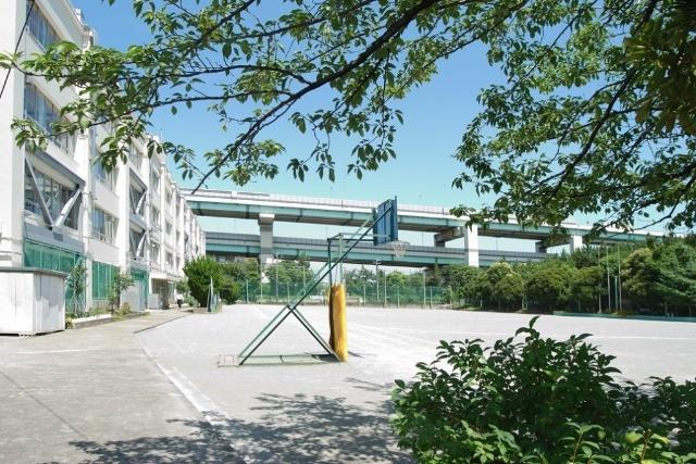 江東区立辰巳中学校：987m