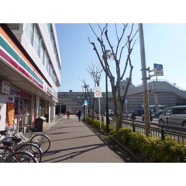 セブンイレブン成田駅西口店：166m