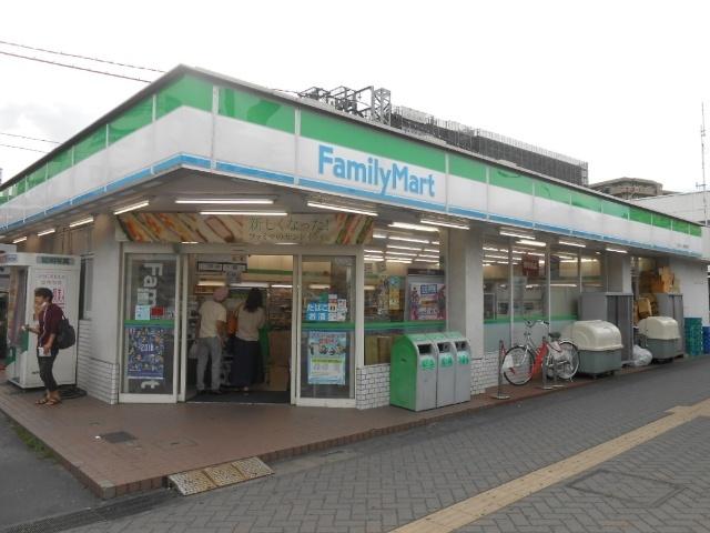 ファミリーマートせんげん台駅前店：156m