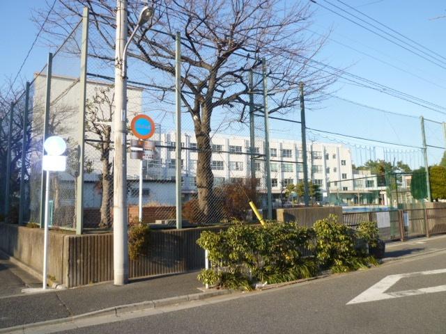 江戸川区立二之江小学校：882m