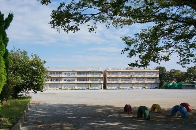 柏市立柏第一小学校：677m