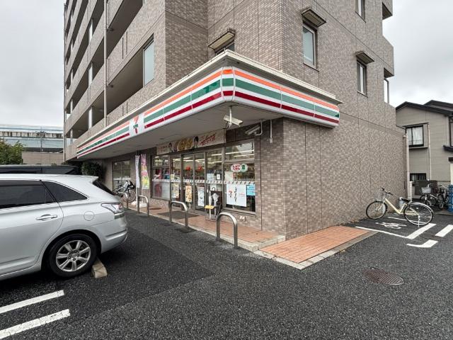 セブンイレブンさいたま与野公園店：331m