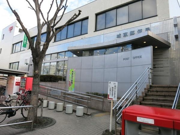 城東郵便局：589m