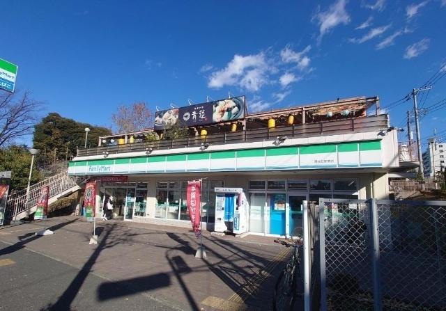 ファミリーマート藤が丘駅東店：591m