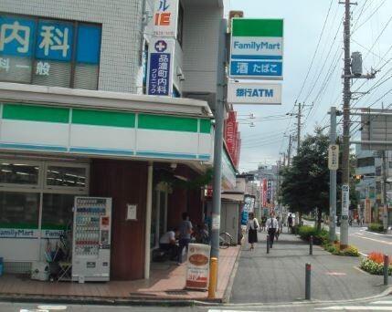 ファミリーマート東戸塚駅東口店：315m