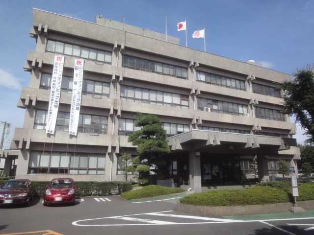 蕨市役所：1172m