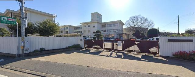野田市立七光台小学校：729m