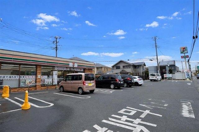 セブンイレブン与野鈴谷3丁目店：255m