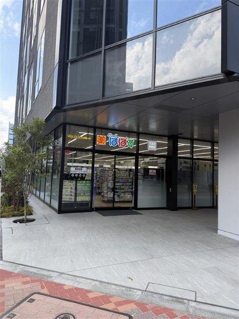 どらっぐぱぱす築地店：403m