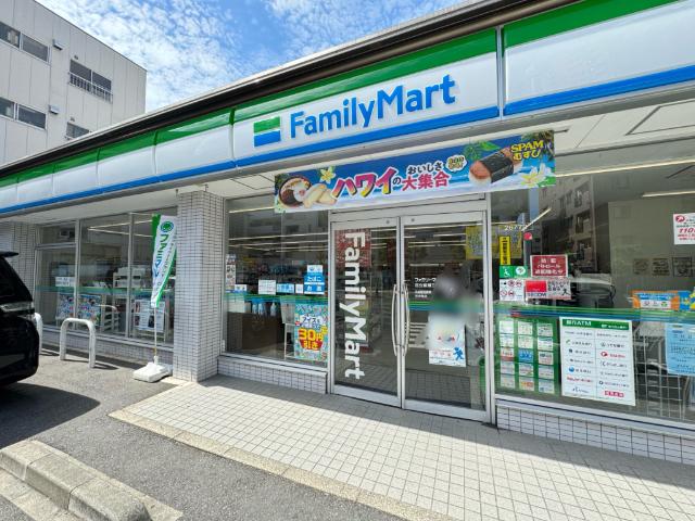 ファミリーマート足立綾瀬三丁目店：89m