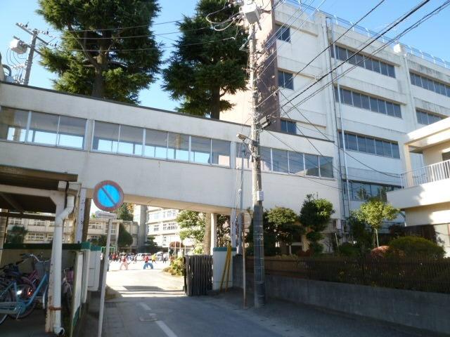 松戸市立小金小学校：580m
