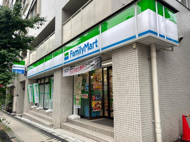 ファミリーマート新宿天神町店：275m