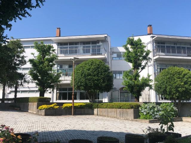 横浜市立本牧中学校：1022m