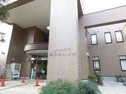大田区立洗足池図書館：387m