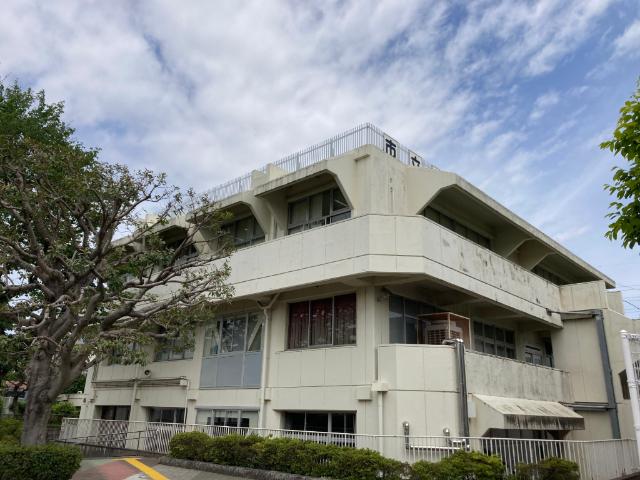 府中市立新町図書館：898m