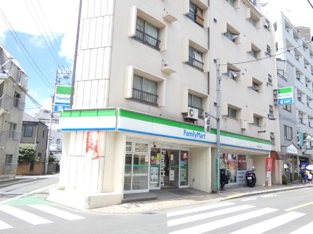 ファミリーマート下連雀三丁目店：214m