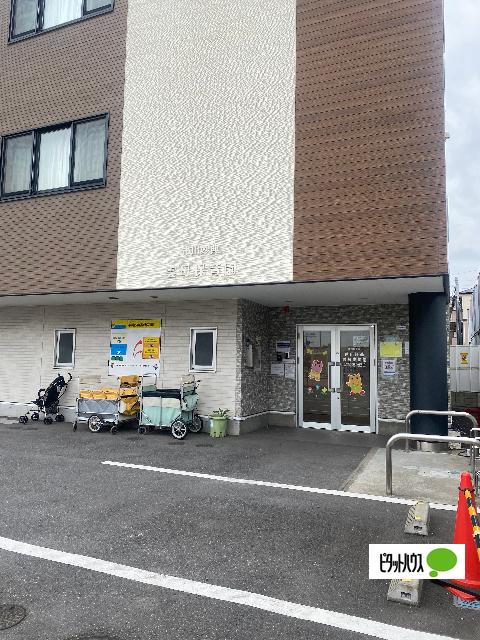 市川富浜雲母保育園：216m