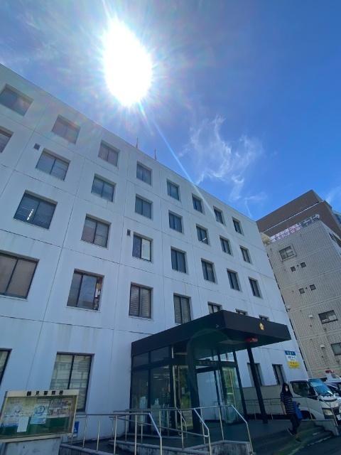 鶴見警察署：932m
