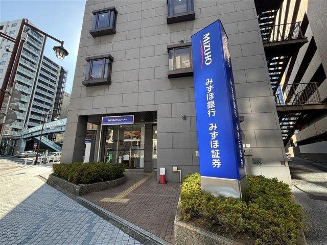 みずほ銀行深川支店：148m
