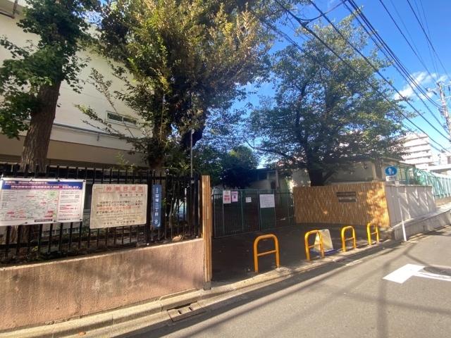 渋谷区立笹塚小学校：201m