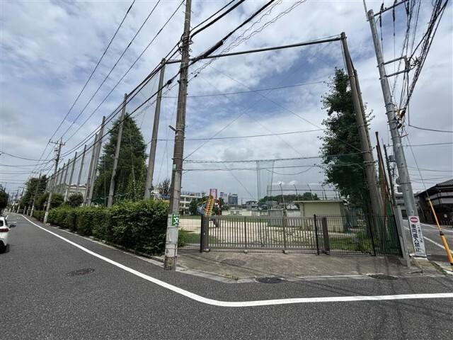 練馬区立中村小学校：565m