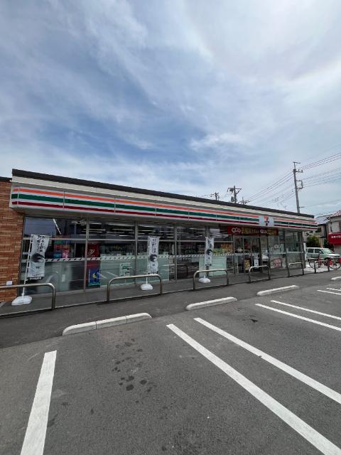 セブンイレブン草加八幡町店：155m