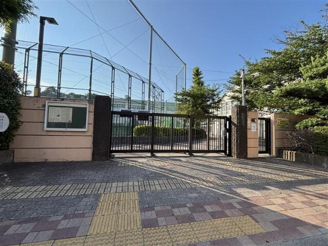 大田区立大森第三中学校：1842m