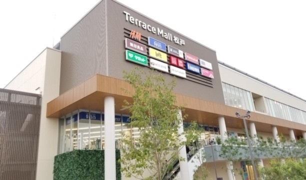 テラスモール松戸：140m