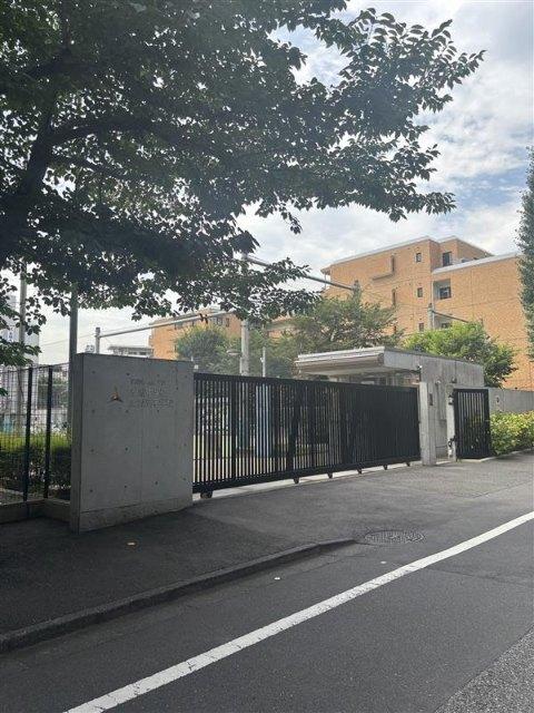 成城中学校・成城高等学校：350m