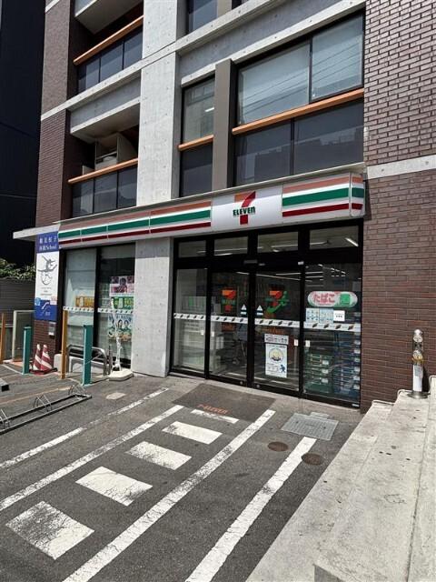 セブンイレブン市谷柳町店：82m