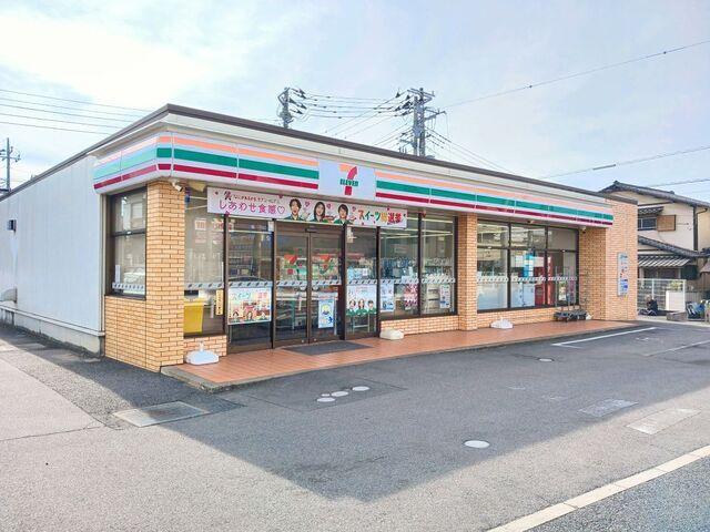 セブンイレブン：300m