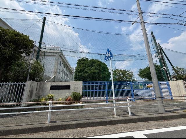川崎市立南加瀬小学校：561m