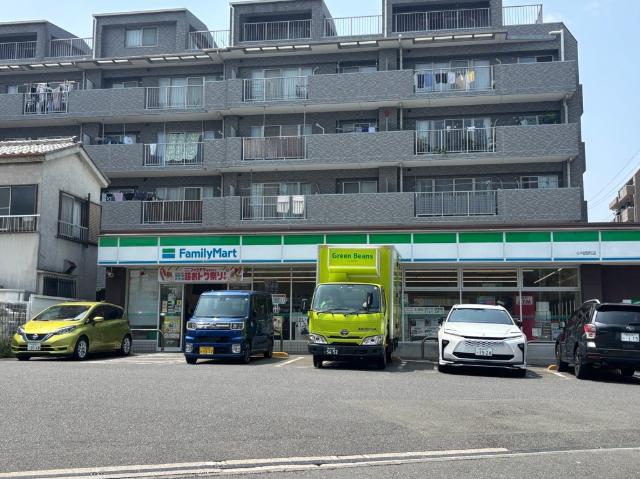 ファミリーマート小向西町店：600m