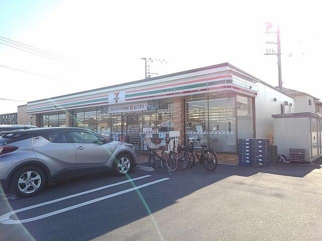 セブンイレブンレイクタウン９丁：300m