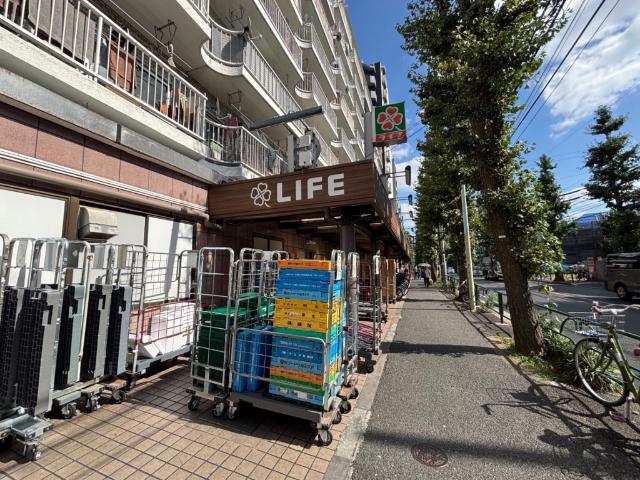 ライフ南台店：393m